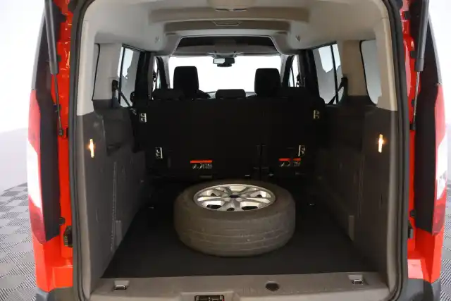 Punainen Tila-auto, Ford Grand Tourneo Connect – FNP-338