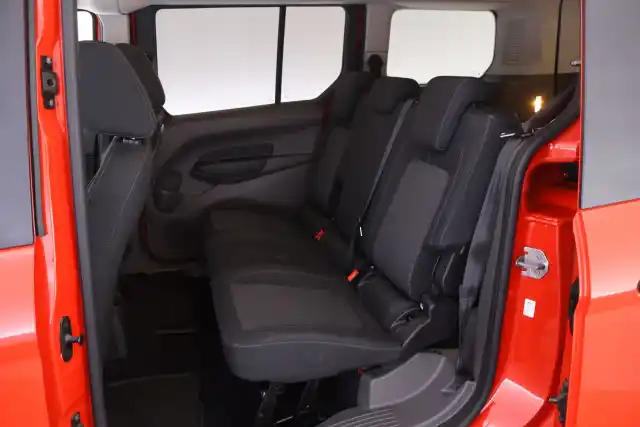 Punainen Tila-auto, Ford Grand Tourneo Connect – FNP-338