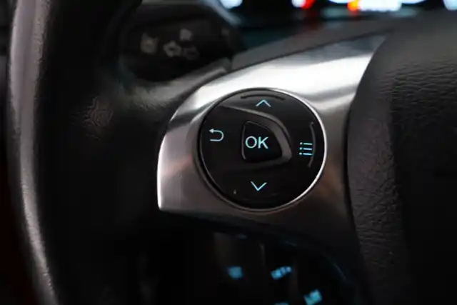 Punainen Tila-auto, Ford Grand Tourneo Connect – FNP-338