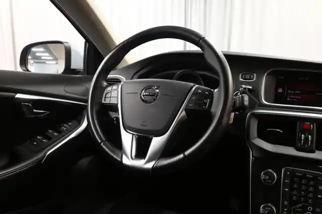 Sininen Viistoperä, Volvo V40 – FNP-506