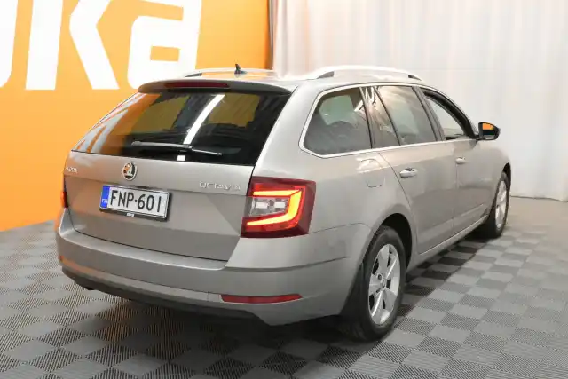 Ruskea Farmari, Skoda Octavia – FNP-601