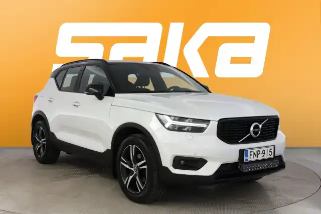 Valkoinen Maastoauto, Volvo XC40 – FNP-915