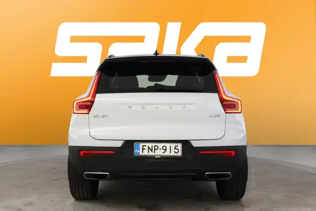 Valkoinen Maastoauto, Volvo XC40 – FNP-915