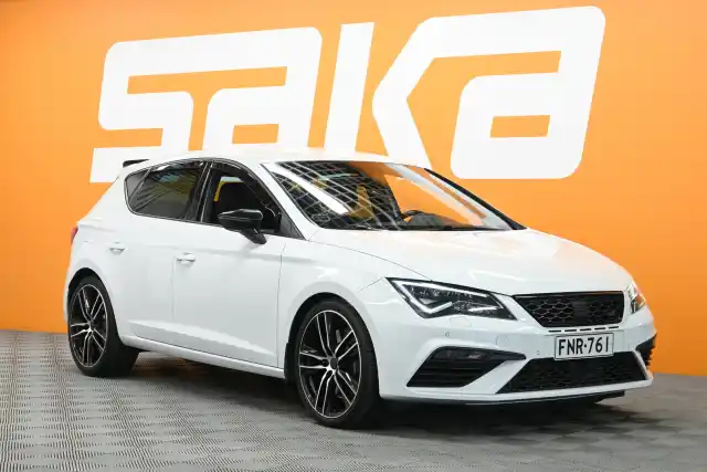 Valkoinen Viistoperä, Seat Leon – FNR-761