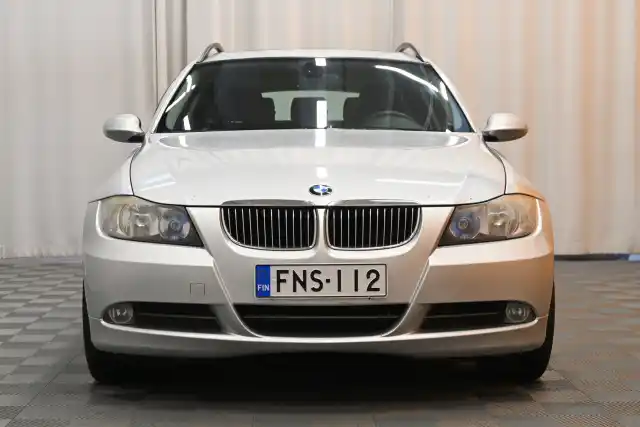 Hopea Farmari, BMW 325 – FNS-112