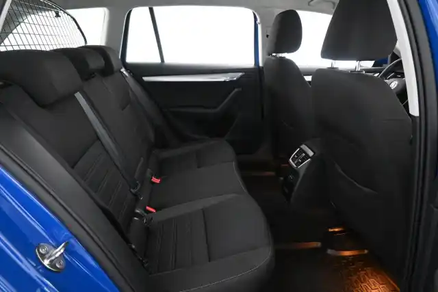 Sininen Farmari, Skoda Octavia – FNS-529