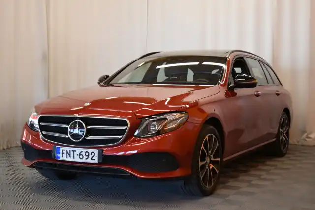 Punainen Farmari, Mercedes-Benz E – FNT-692