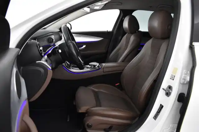 Valkoinen Farmari, Mercedes-Benz E – FNT-935