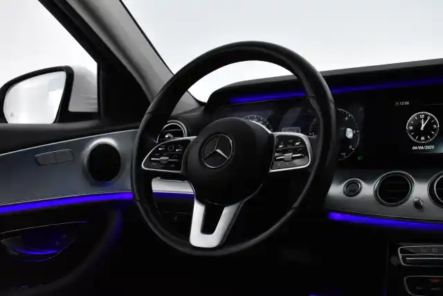 Valkoinen Farmari, Mercedes-Benz E – FNT-935