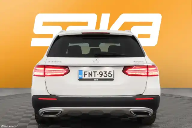 Valkoinen Farmari, Mercedes-Benz E – FNT-935