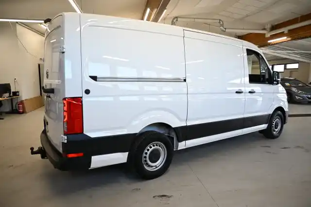 Valkoinen Pakettiauto, Volkswagen Crafter – FNX-739