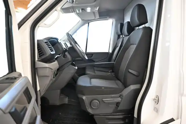 Valkoinen Pakettiauto, Volkswagen Crafter – FNX-739