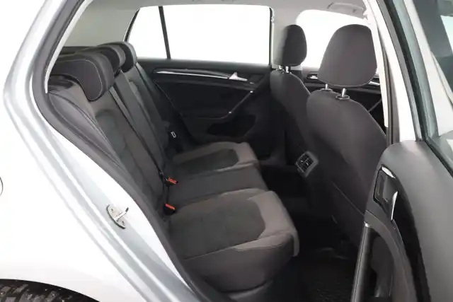 Hopea Viistoperä, Volkswagen Golf – FNY-372