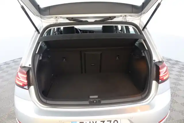 Hopea Viistoperä, Volkswagen Golf – FNY-372