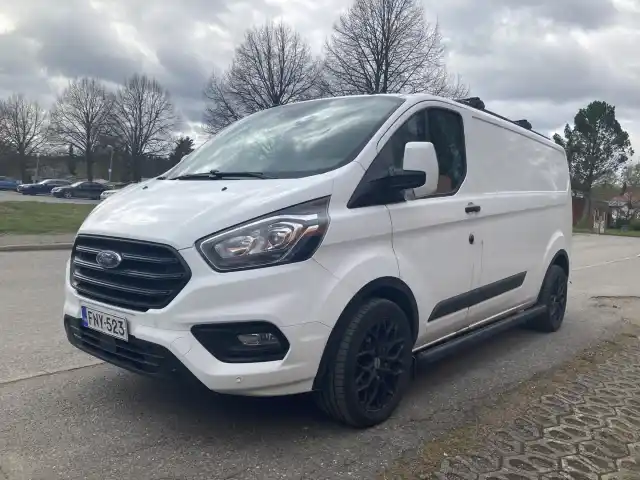 Valkoinen Pakettiauto, Ford Transit Custom – FNY-523
