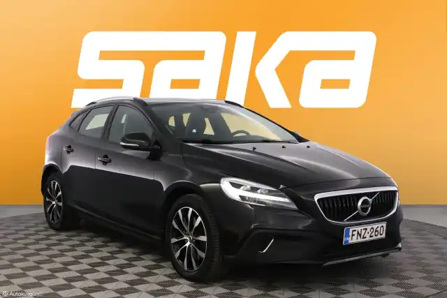 Musta Viistoperä, Volvo V40 Cross Country – FNZ-260