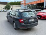 Musta Farmari, Skoda Octavia – FOA-171, kuva 2