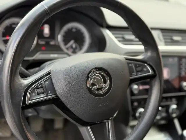 Musta Farmari, Skoda Octavia – FOA-171
