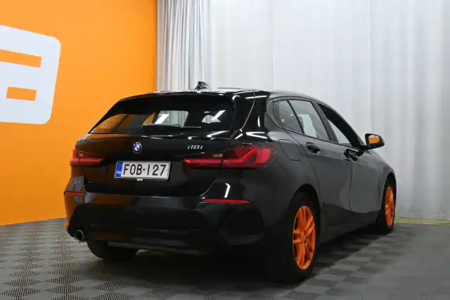 Musta Viistoperä, BMW 118 – FOB-127