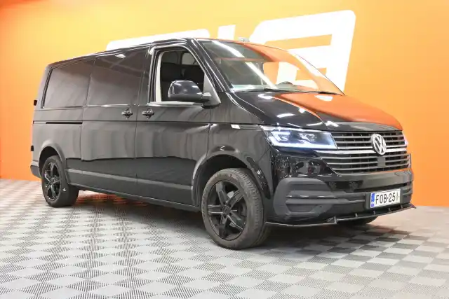 Musta Pakettiauto, Volkswagen Transporter – FOB-251