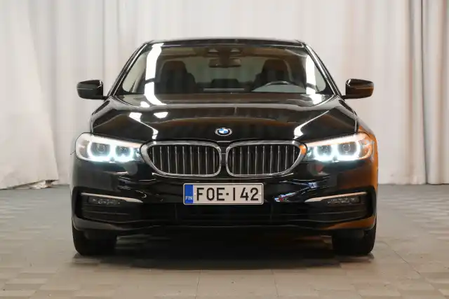 Musta Sedan, BMW 530 – FOE-142