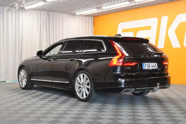 Musta Farmari, Volvo V90 – FOE-445