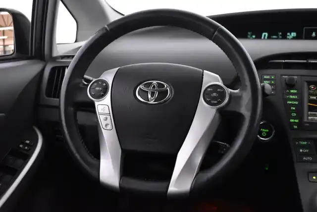 Valkoinen Viistoperä, Toyota Prius – FOE-493