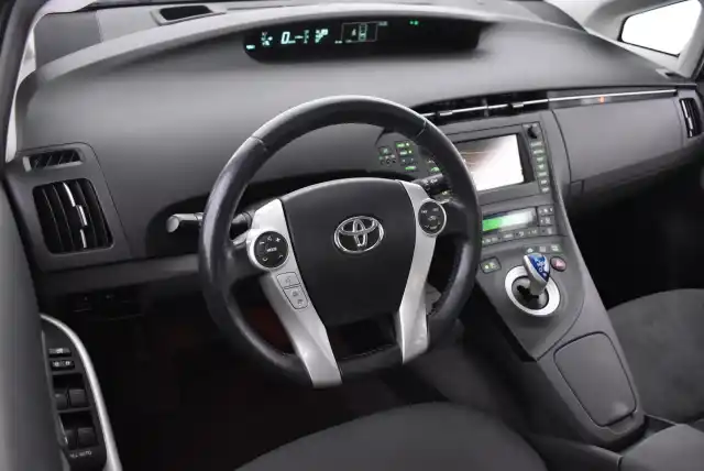 Valkoinen Viistoperä, Toyota Prius – FOE-493