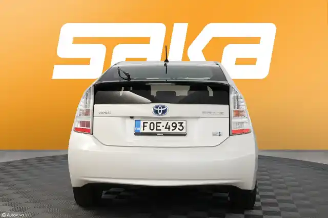 Valkoinen Viistoperä, Toyota Prius – FOE-493