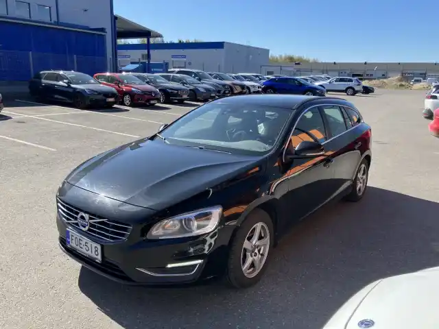 Musta Farmari, Volvo V60 – FOE-518