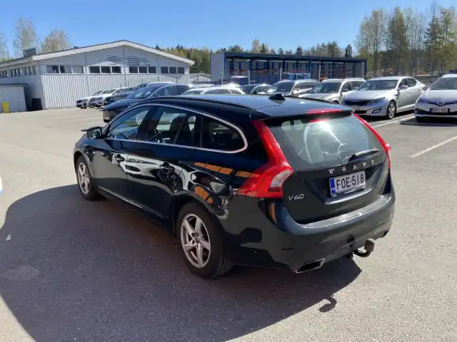 Musta Farmari, Volvo V60 – FOE-518