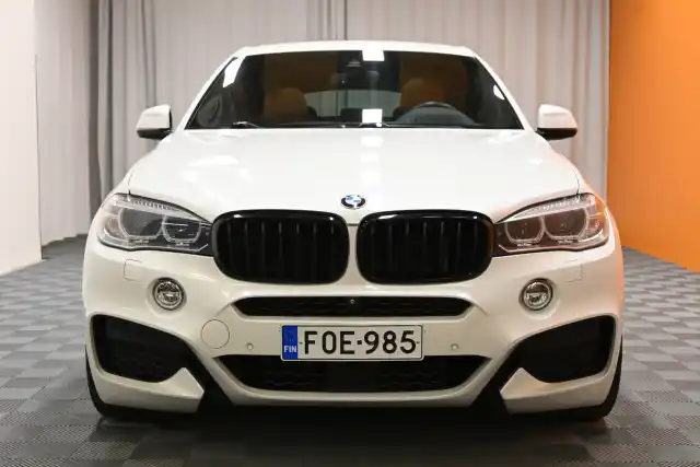 Valkoinen Maastoauto, BMW X6 – FOE-985