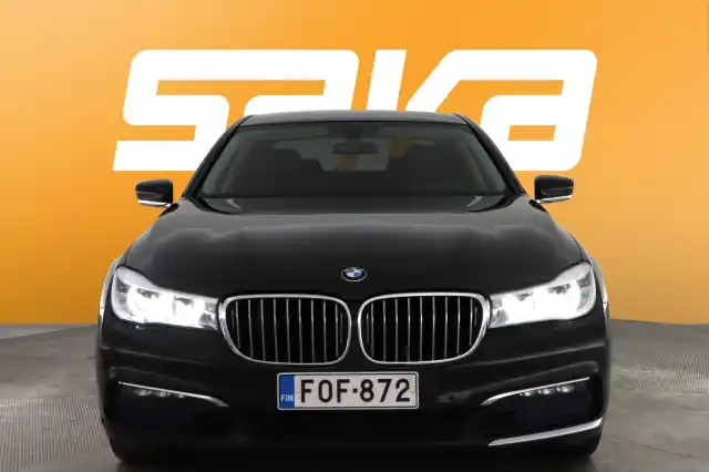 Musta Sedan, BMW 730 – FOF-872