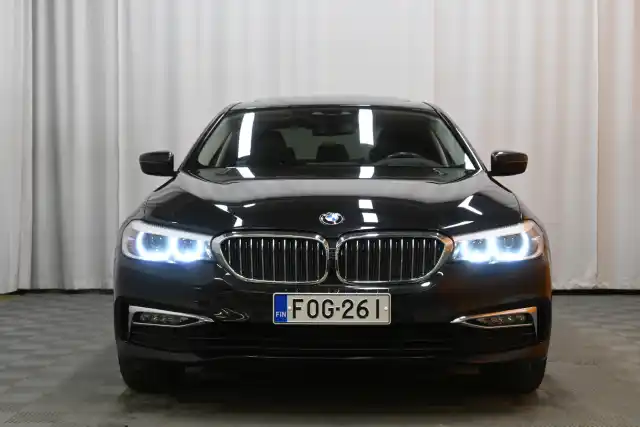 Musta Sedan, BMW 530 – FOG-261