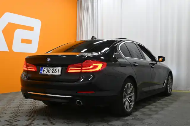 Musta Sedan, BMW 530 – FOG-261