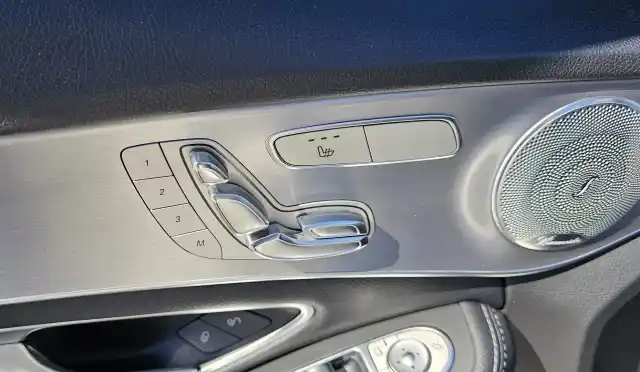 Valkoinen Sedan, Mercedes-Benz C – FOG-667