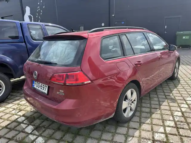 Punainen Farmari, Volkswagen Golf – FOG-697