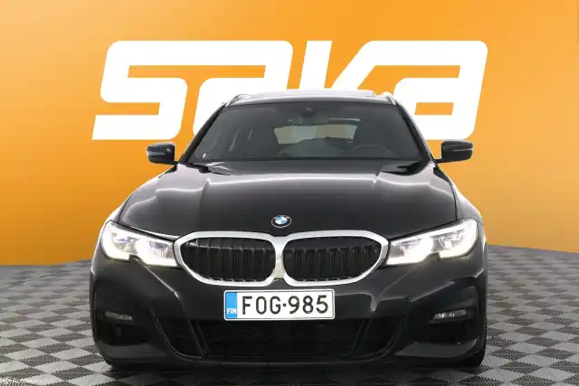 Musta Farmari, BMW 330 – FOG-985