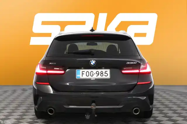 Musta Farmari, BMW 330 – FOG-985