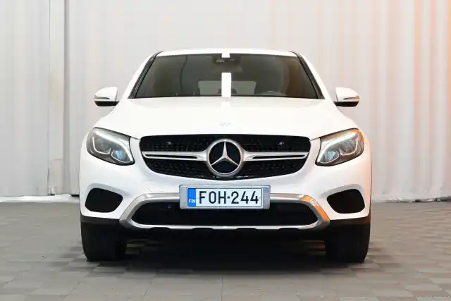 Valkoinen Coupe, Mercedes-Benz GLC – FOH-244