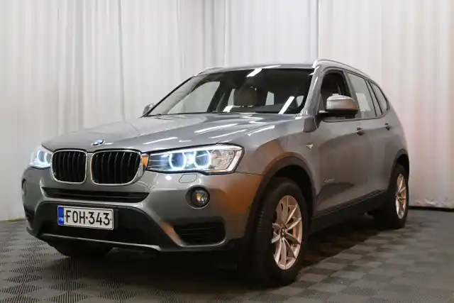 Harmaa Maastoauto, BMW X3 – FOH-343