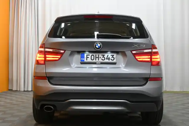 Harmaa Maastoauto, BMW X3 – FOH-343