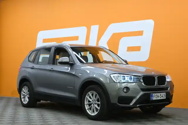 Harmaa Maastoauto, BMW X3 – FOH-343