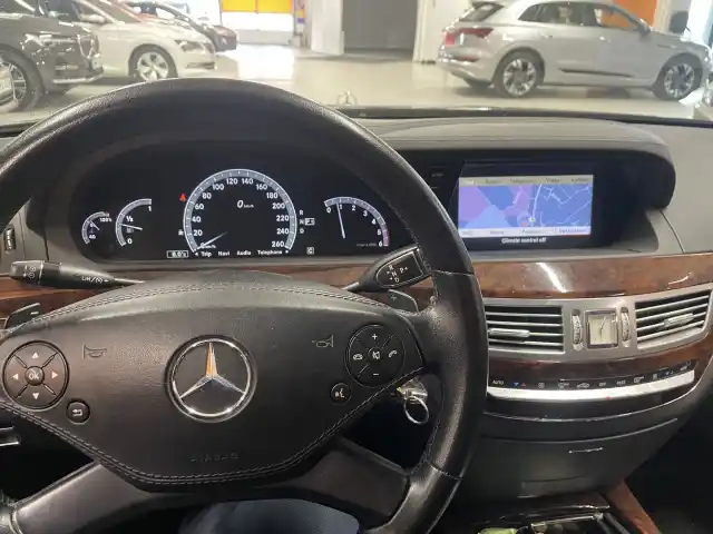 Musta Sedan, Mercedes-Benz S – FOH-482