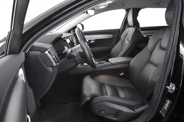Musta Farmari, Volvo V90 – FOH-915