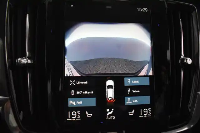 Musta Farmari, Volvo V90 – FOH-915