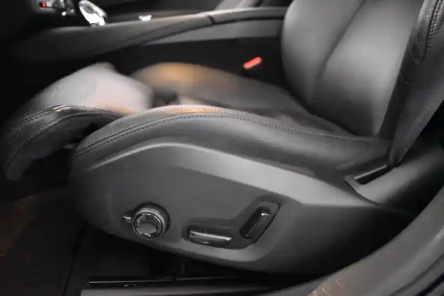 Musta Farmari, Volvo V90 – FOH-915