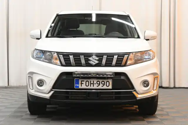 Valkoinen Viistoperä, Suzuki Vitara – FOH-990