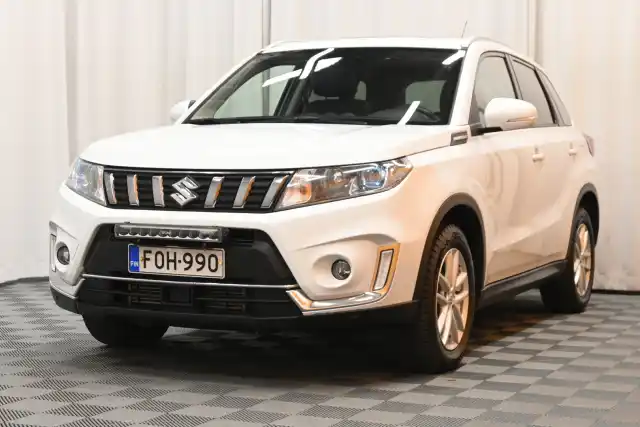 Valkoinen Viistoperä, Suzuki Vitara – FOH-990