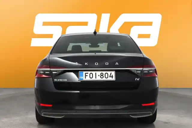 Musta Sedan, Skoda Superb – FOI-804